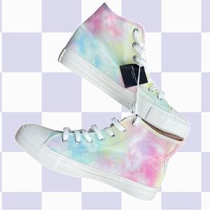 American Eagle nwt tie dye high top sneakers adorable comfy 70s mod